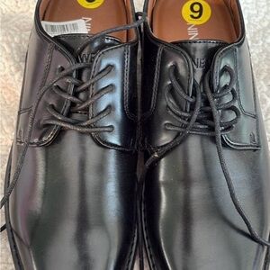 Nine West Men's Classic Black Oxfords